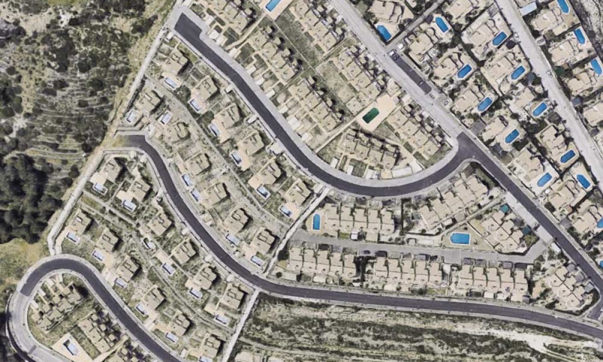 83 VIVIENDAS UNIFAMILIARES