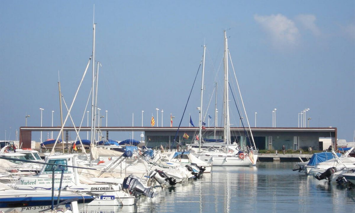 EDIFICIO DE SERVICIO DE LA ZONA NAÚTICO-DEPORTIVA 3 DEL PUERTO DE DENIA